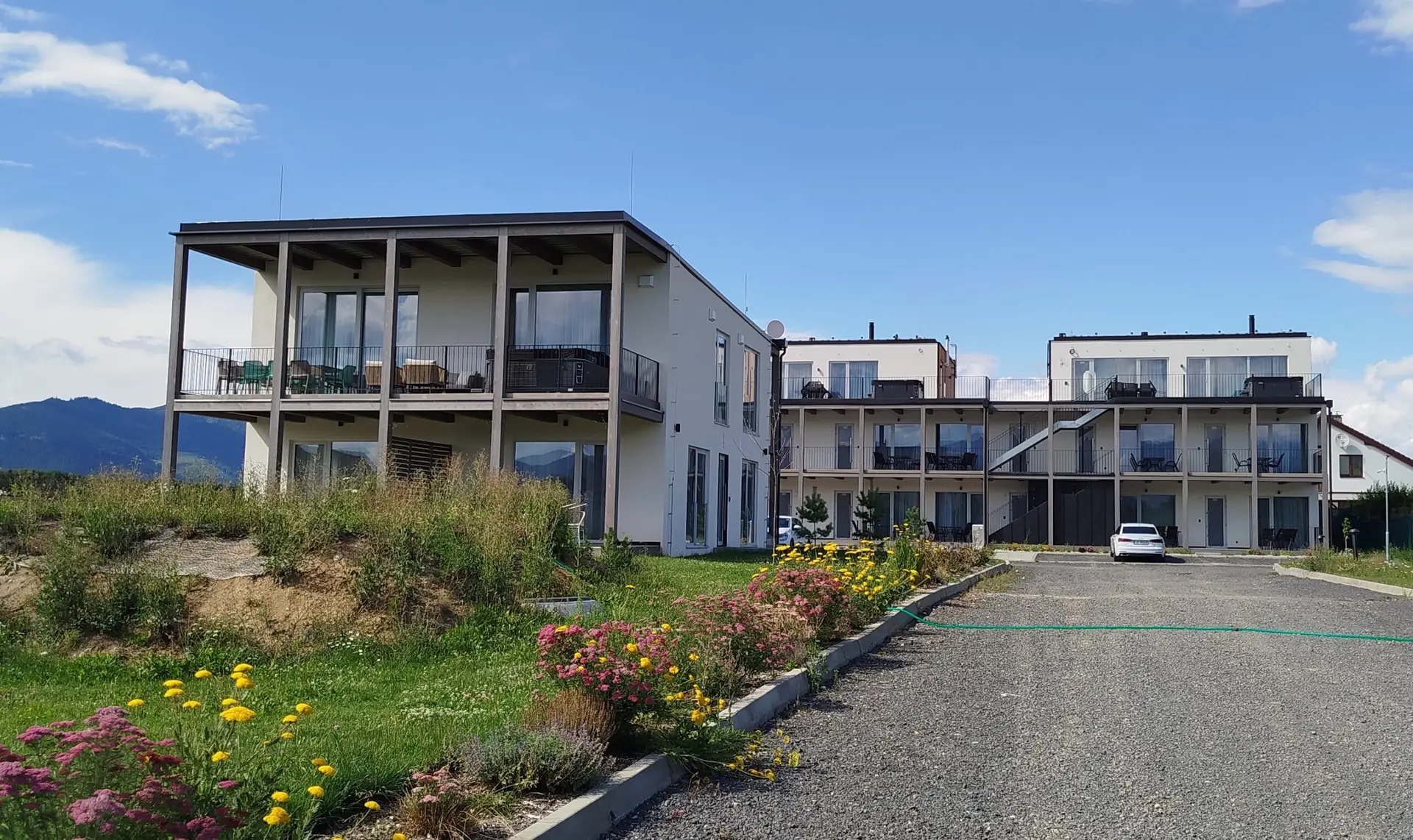 Exteriér Mara Holiday Resort pri brehu jazera